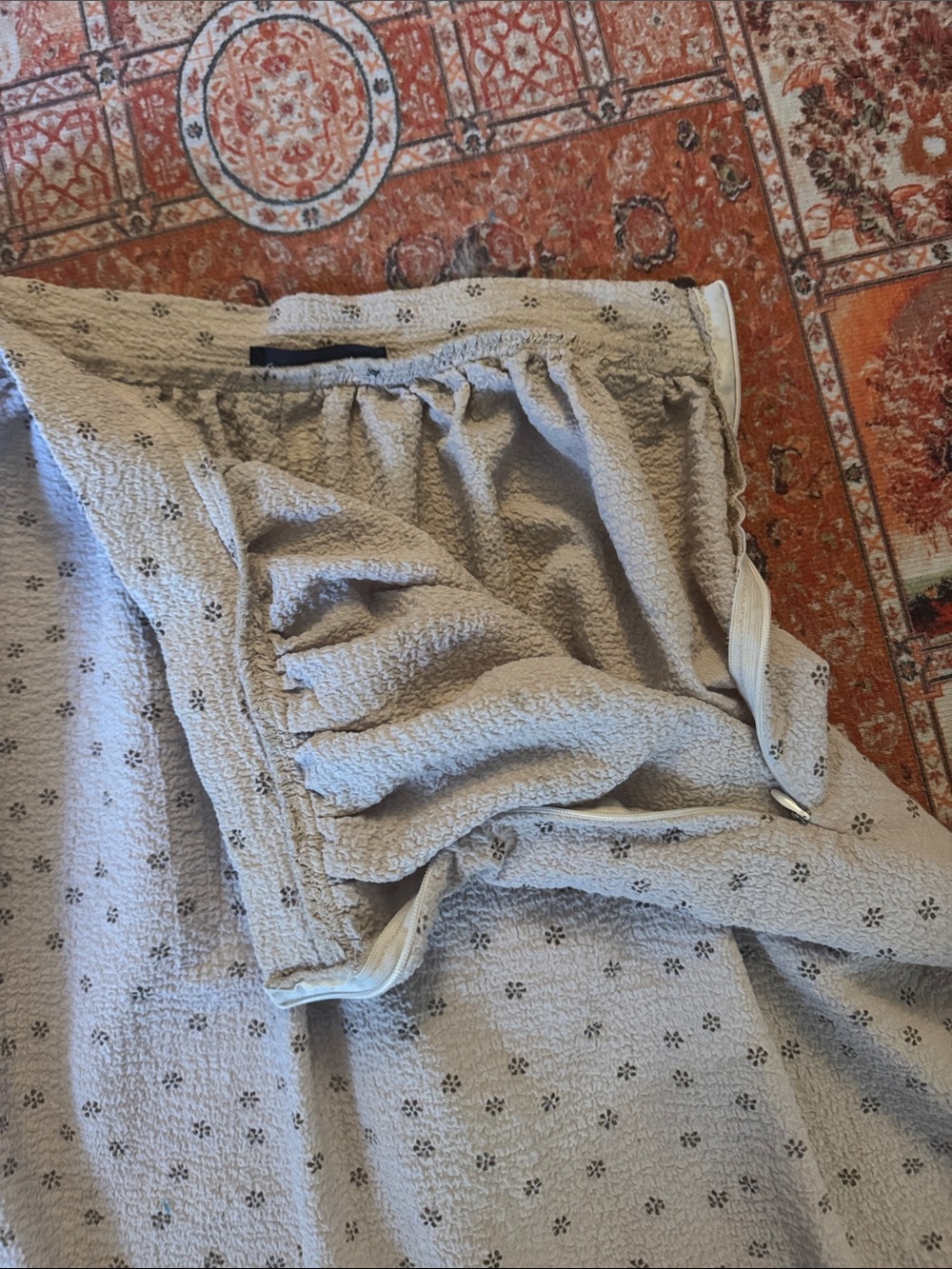 3/$25 bundle and save. Textured Cream Eyelet Ruffle two piece - Picture 4 of 5